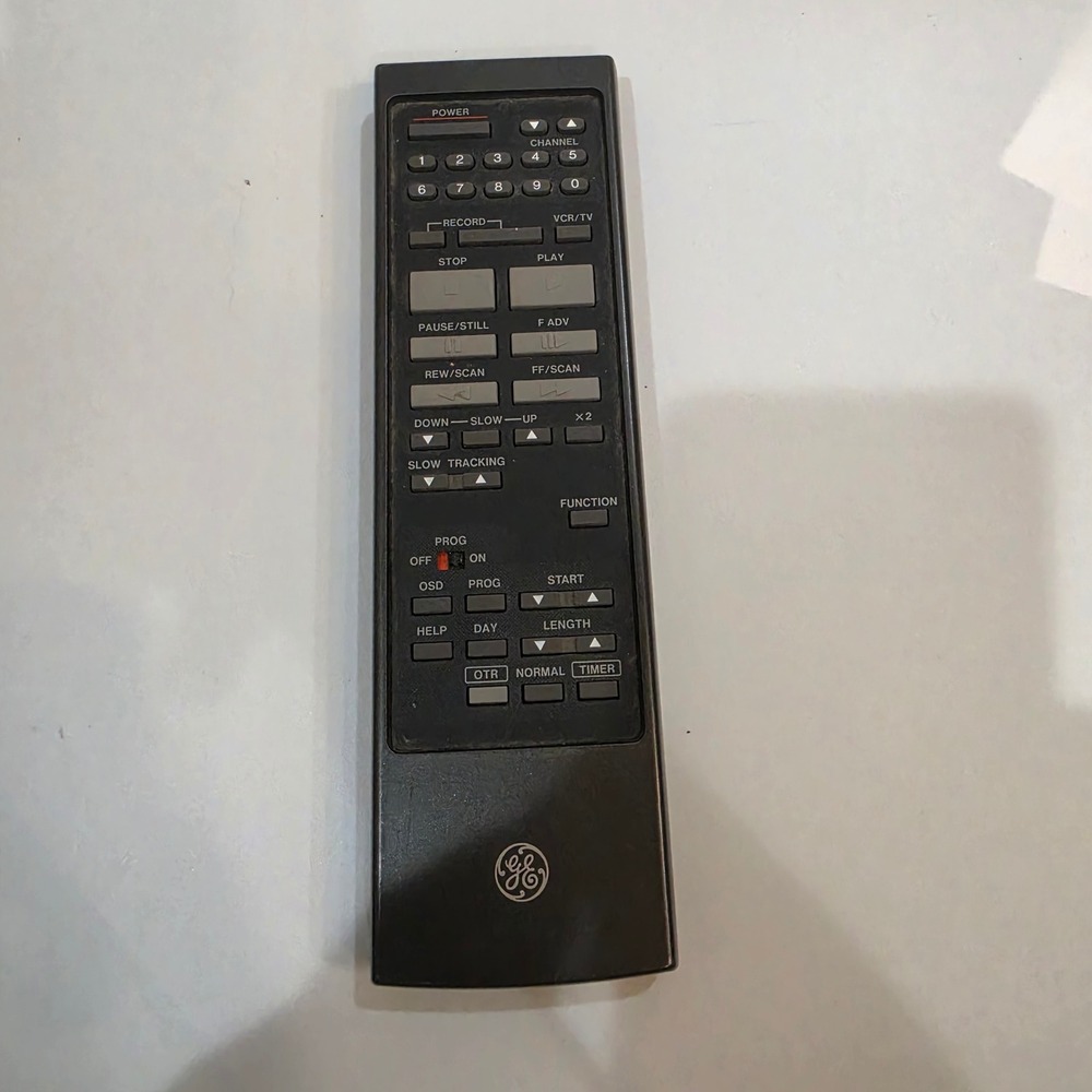 GE VCR Remote Control Unisex OS Black Good VSQS0553 Japan Vintage Retro